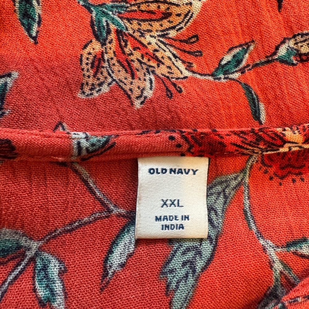 Old Navy Floral Women's Blouse - Picture 5 of 5